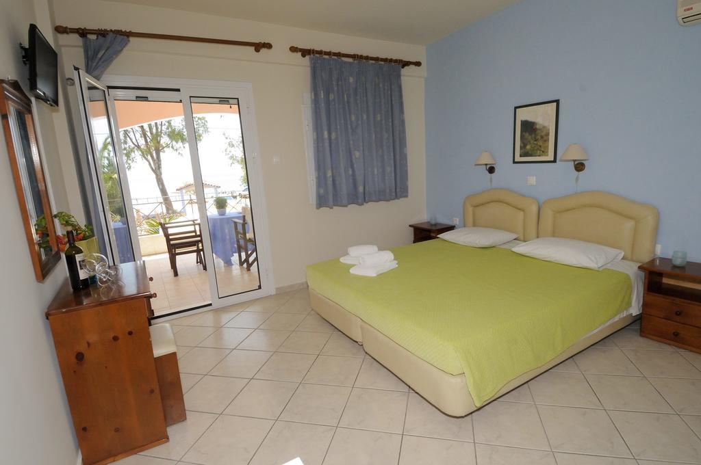 Aparthotel Land Of Gods à Gythio Extérieur photo