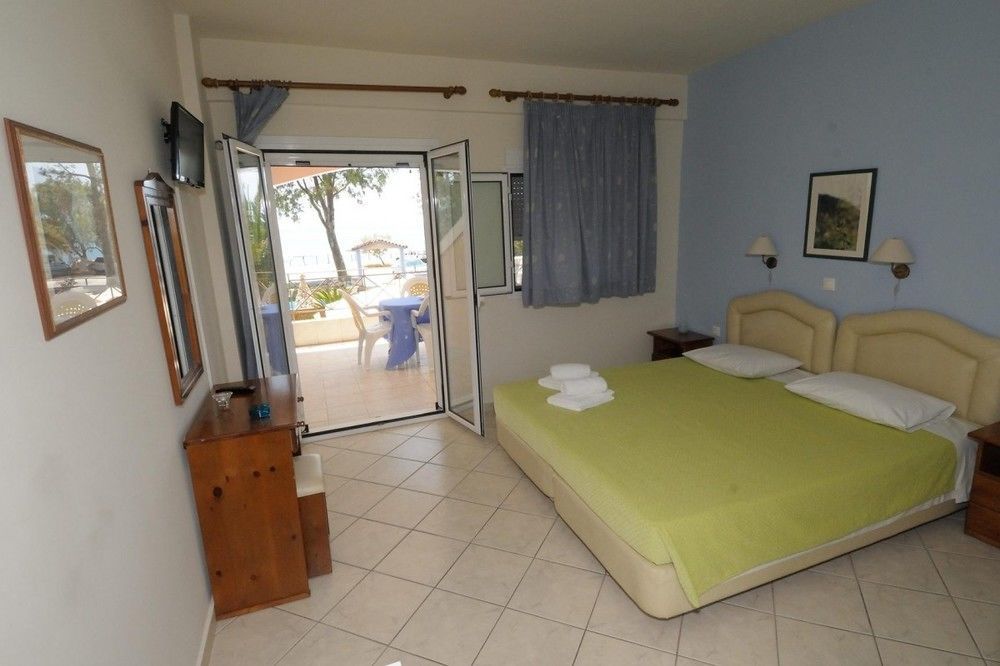 Aparthotel Land Of Gods à Gythio Extérieur photo